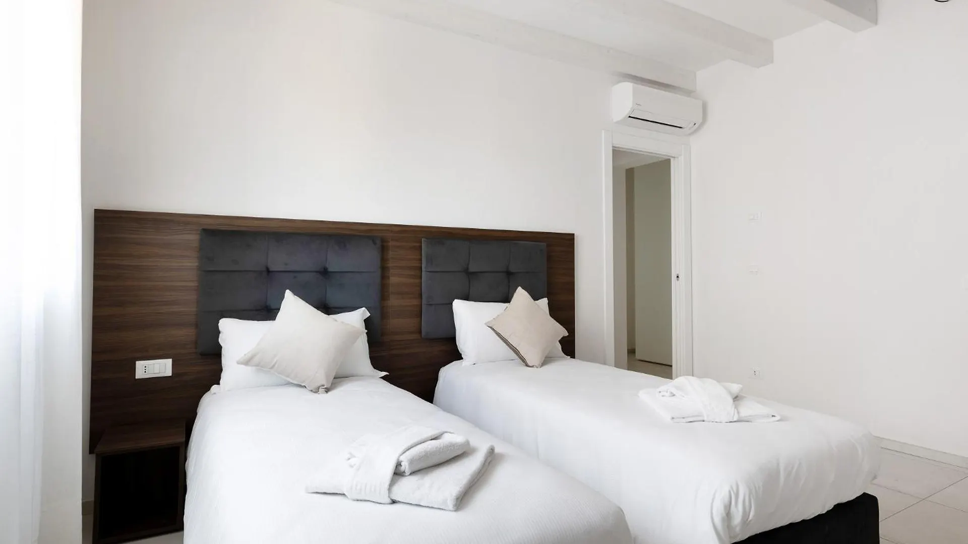 Le Dodici Porte - De Maria 5 By Bologna District Apartment