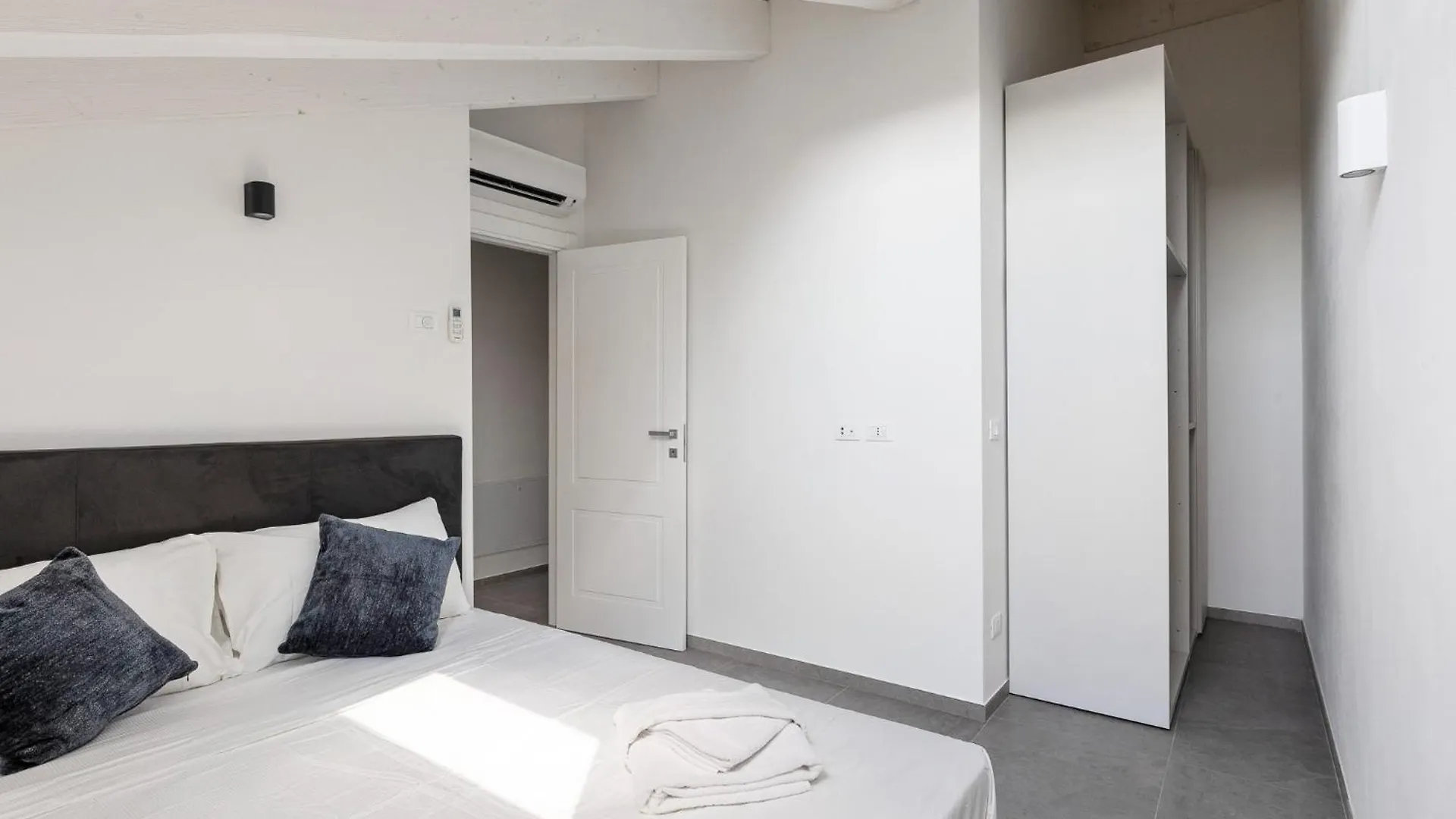 Apartment Le Dodici Porte - De Maria 5 By Bologna District