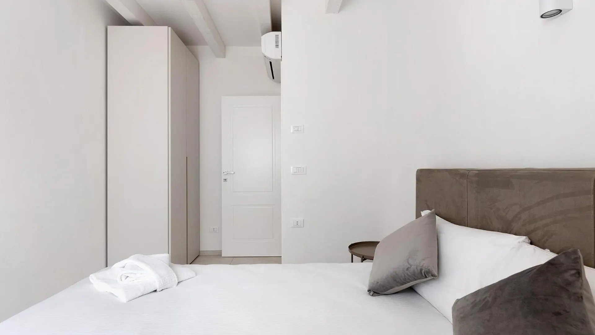 Le Dodici Porte - De Maria 5 By Bologna District Apartment