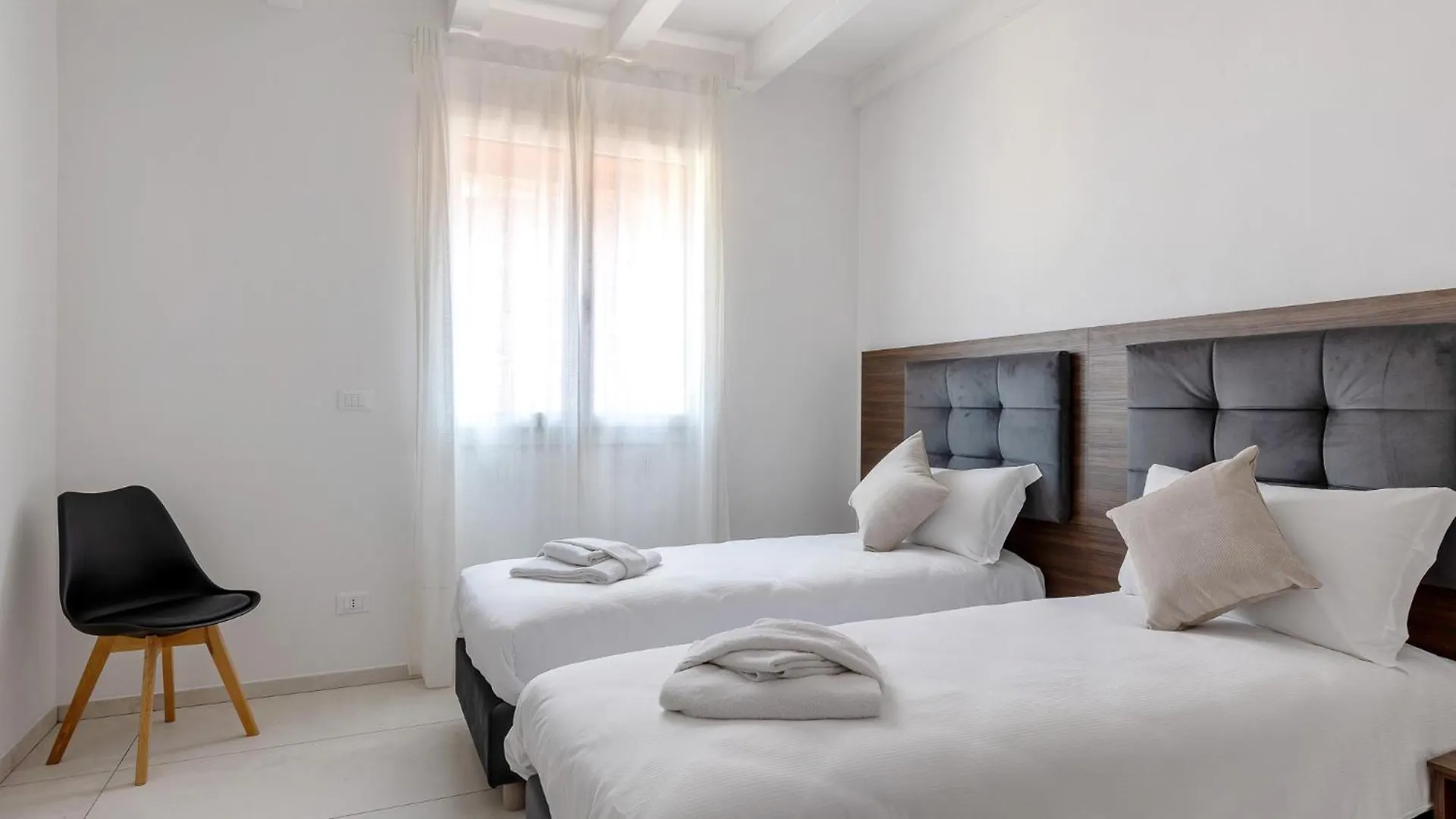 Le Dodici Porte - De Maria 5 By Bologna District Apartment