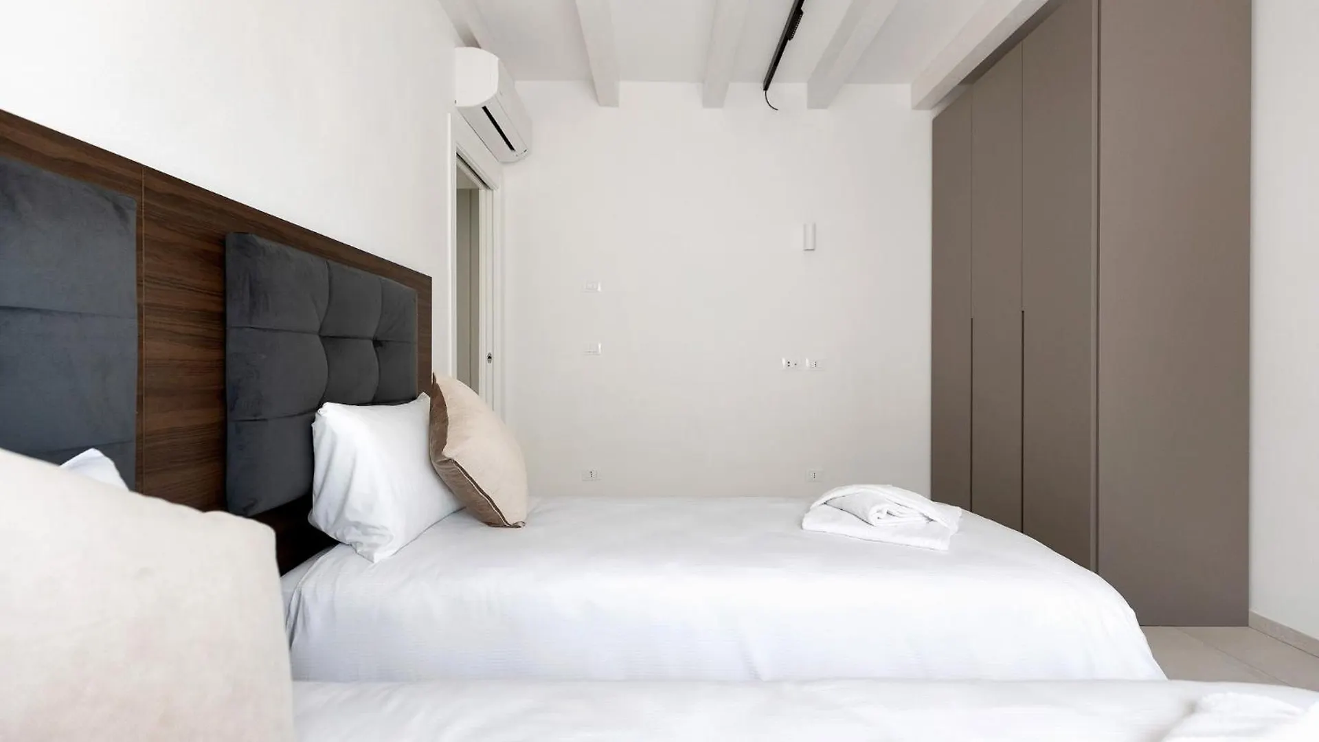 Le Dodici Porte - De Maria 5 By Bologna District Apartment