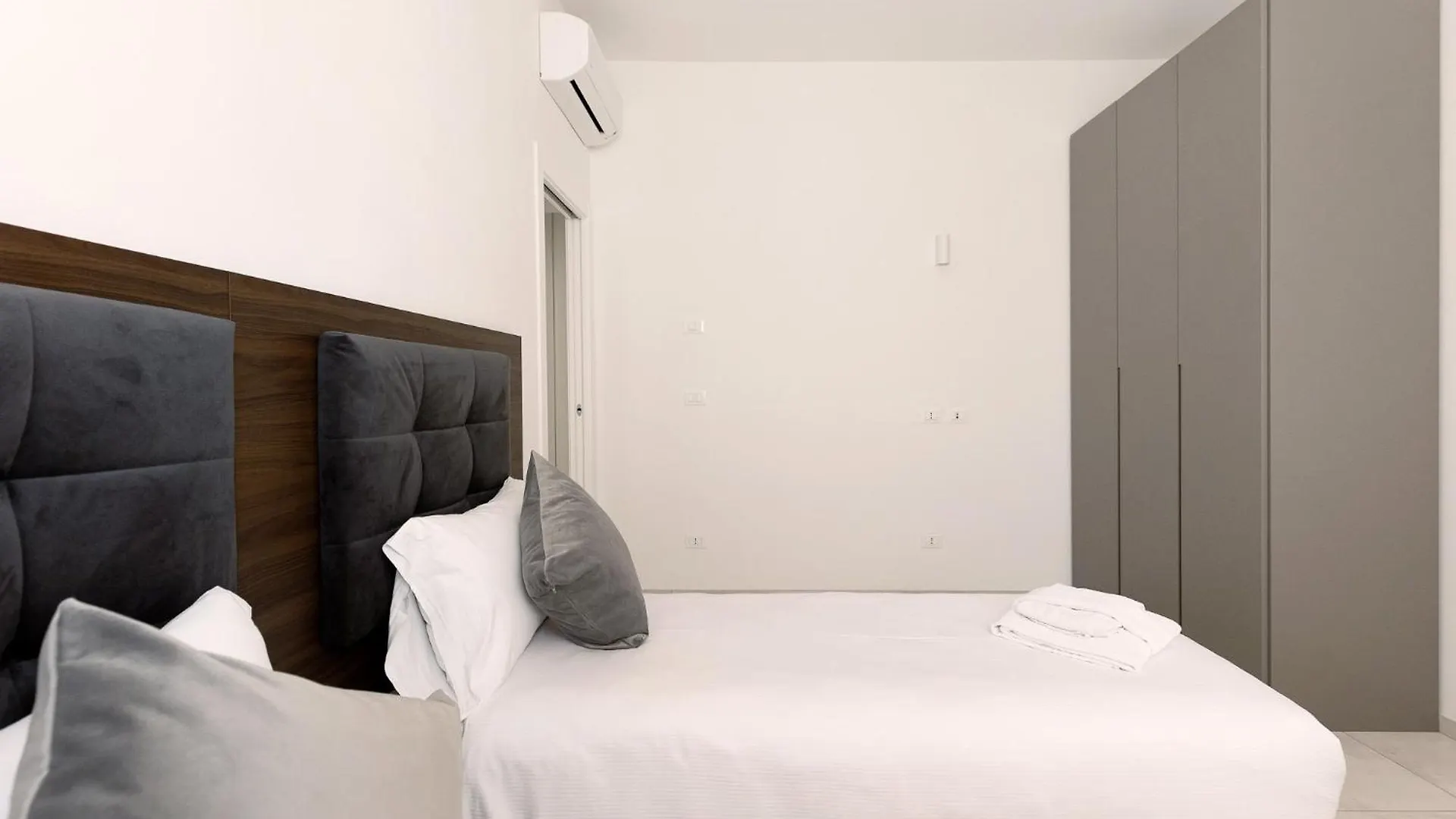 Apartment Le Dodici Porte - De Maria 5 By Bologna District Italy